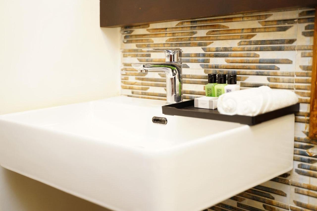 Point Pedro Village Hotel Northern Point מראה חיצוני תמונה