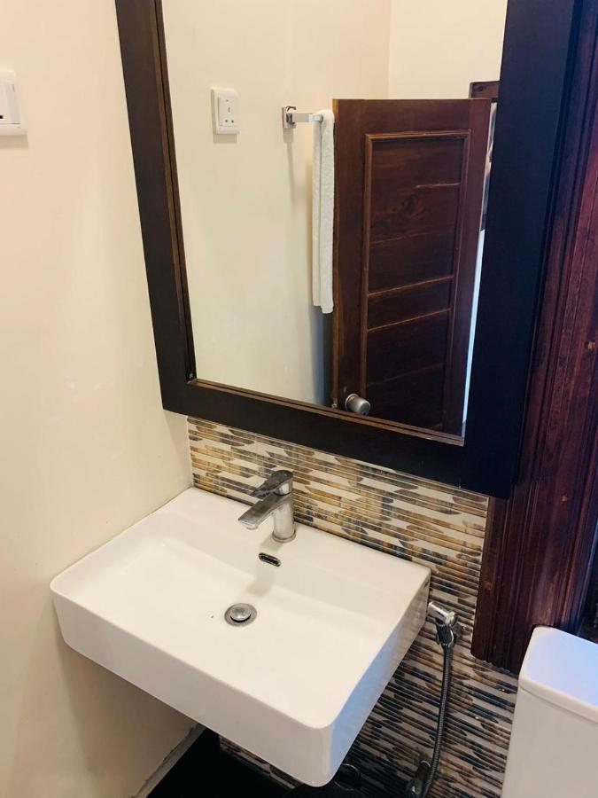 Point Pedro Village Hotel Northern Point מראה חיצוני תמונה